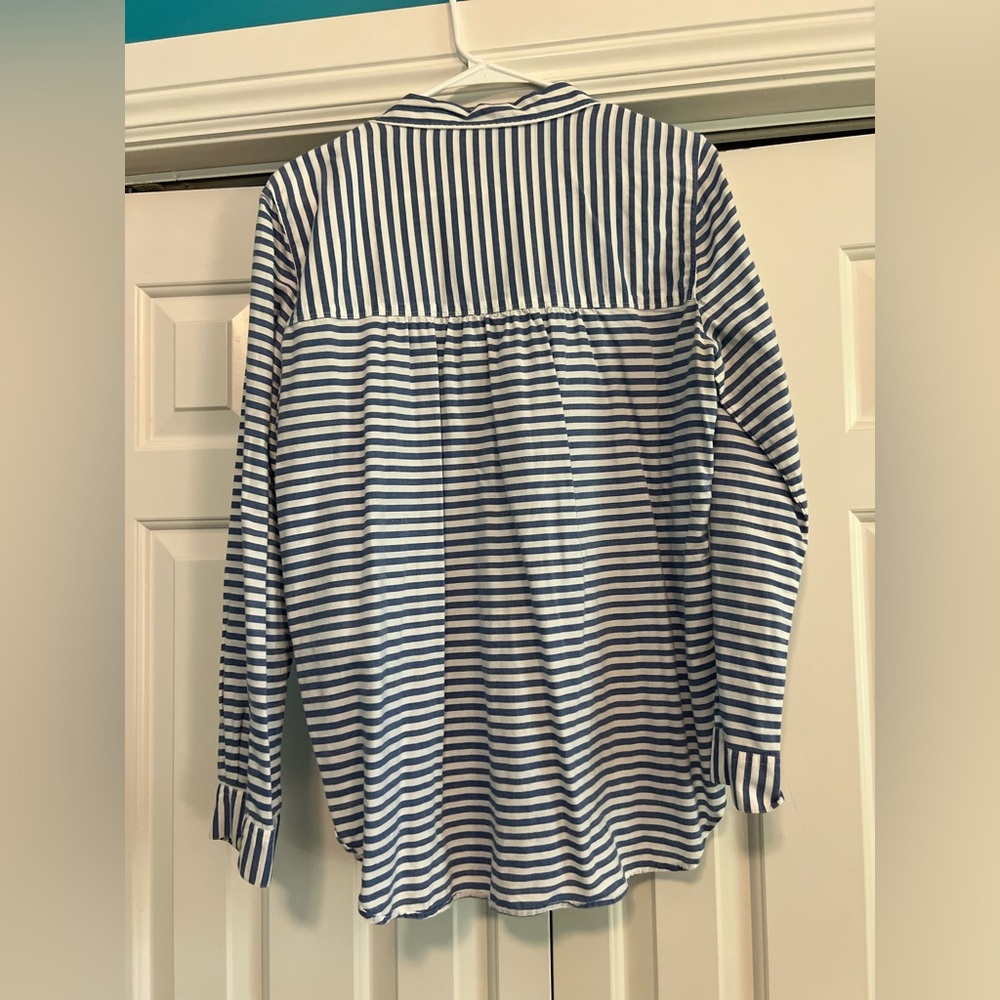 Women’s LOFT Light Blue and White Striped Button Down Shirt - Picture 4 of 4